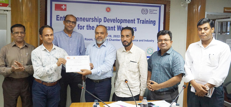 "Bangladesh Employers' Federation (BEF) with technical support from the International Labour Organization (ILO) and in collaboration with the Sylhet Chamber of Commerce and Industry (SCCI) organized a two-day long Entrepreneurship Development Training for the returnee migrant workers of Sylhet Division on June 15-16, 2022 at the SCCI conference room. 21 returnee migrant workers took part in the training, which was facilitated by Mr. Asif Ayub, Joint Secretary-General, and Mr. Joha Jamilur Rahman, Senior Training Coordinator, BEF. Mr. Falah Uddin Ali Ahmed, Acting President, The Sylhet Chamber of Commerce and Industry (SCCI) was present at the inaugural session and closing session of the training and distributed certificates among the participants.
